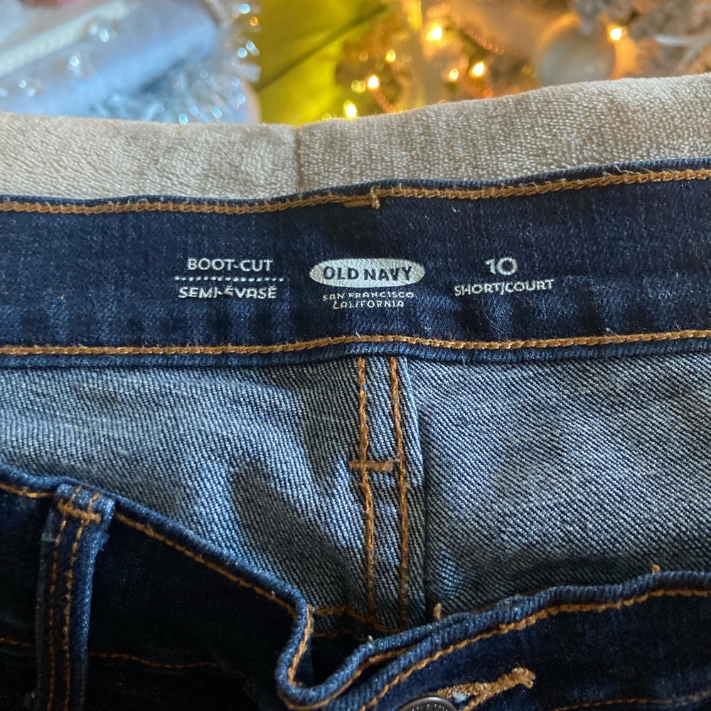 Old Navy woman’s jeans,